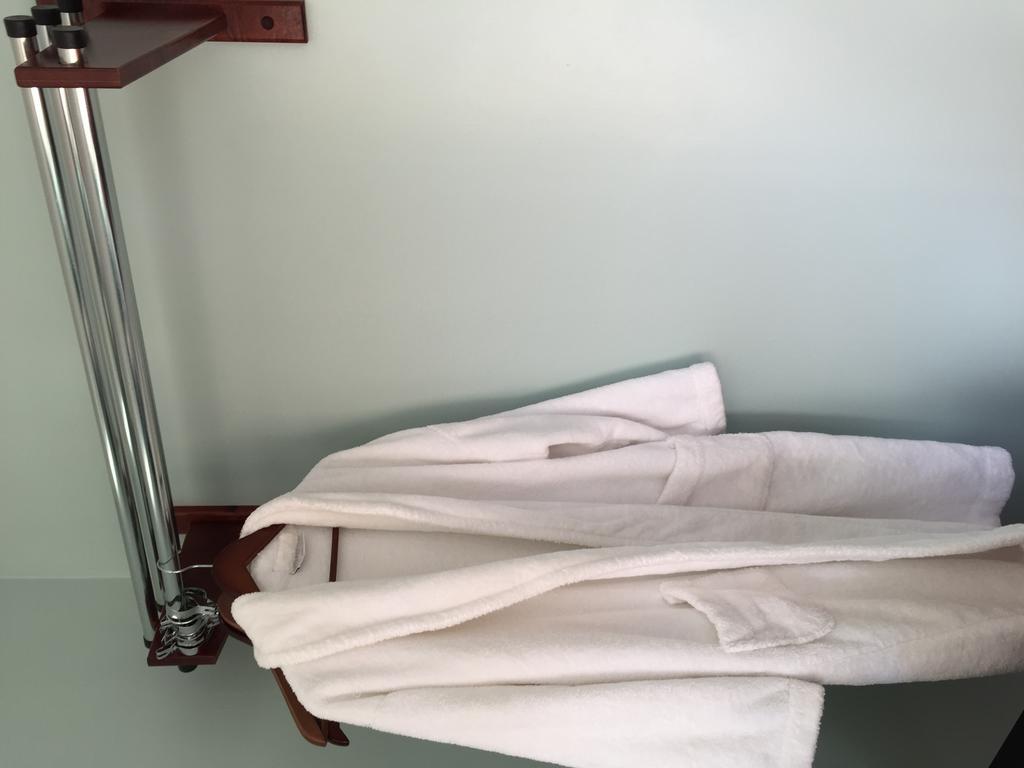 Relax Inn North Babylon Bagian luar foto