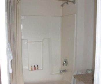 Relax Inn North Babylon Bagian luar foto
