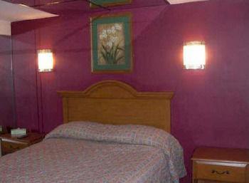 Relax Inn North Babylon Bagian luar foto